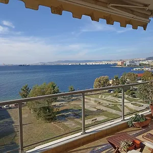 https://apt-seafront-family-free-parking-the-cruiseflat.hotelschalkidiki.net
